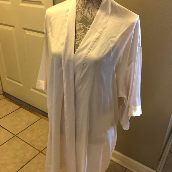 Light Pink Victoria Secret’s Robe - Picture 2 of 4
